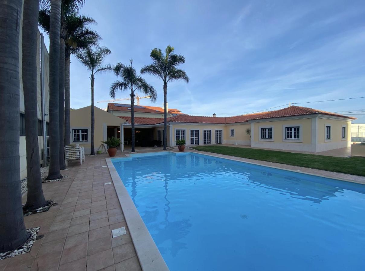 B&B With Heated Pool Сан-Мартинью-ду-Порту Экстерьер фото