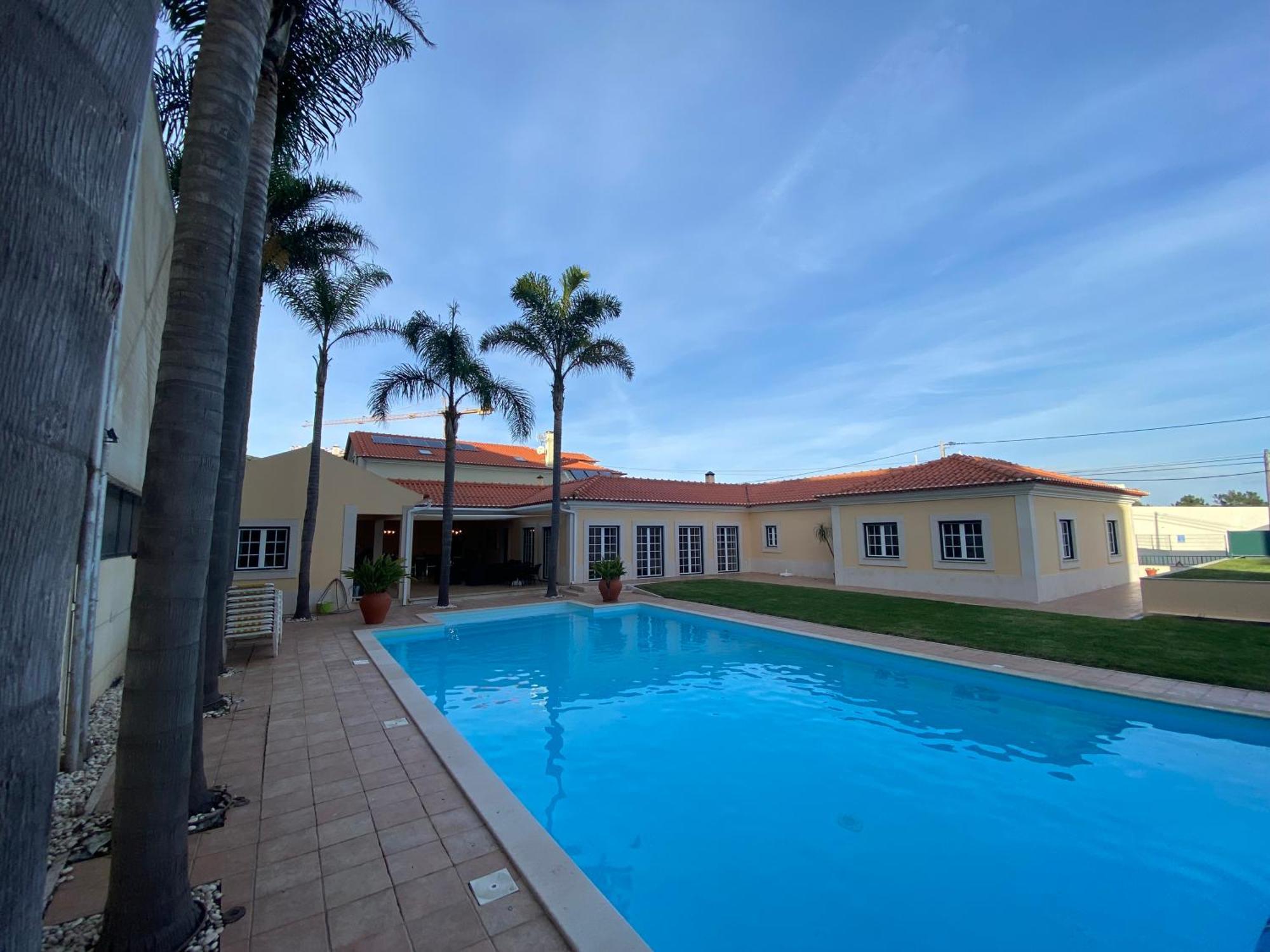 B&B With Heated Pool Сан-Мартинью-ду-Порту Экстерьер фото