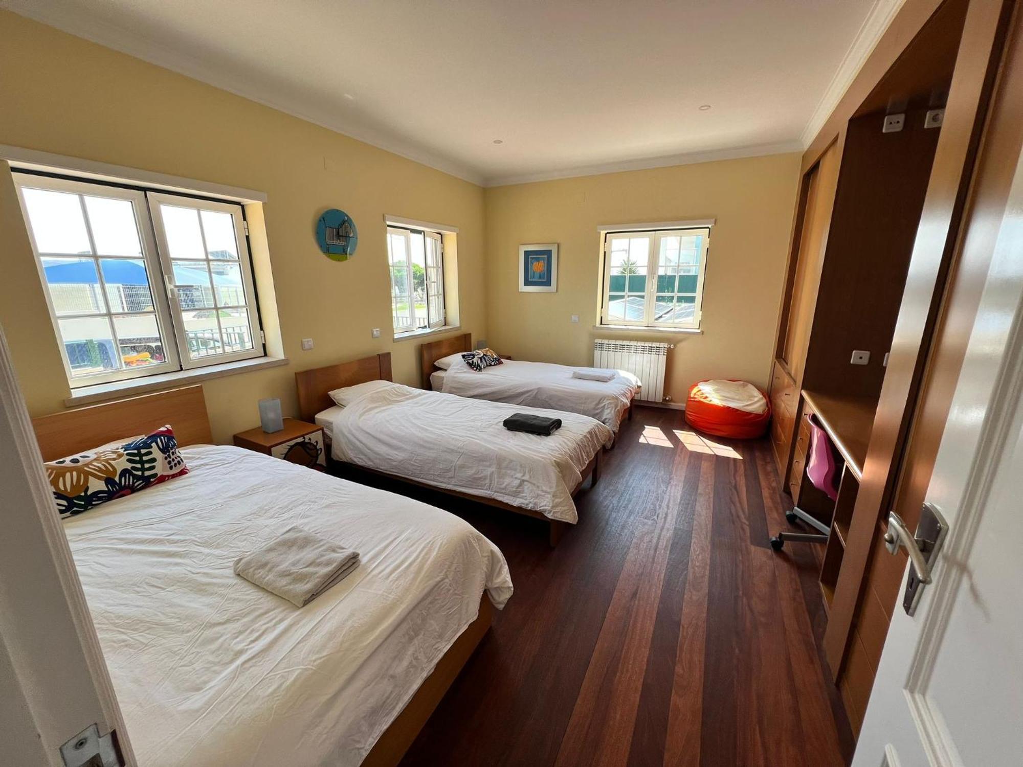 B&B With Heated Pool Сан-Мартинью-ду-Порту Экстерьер фото