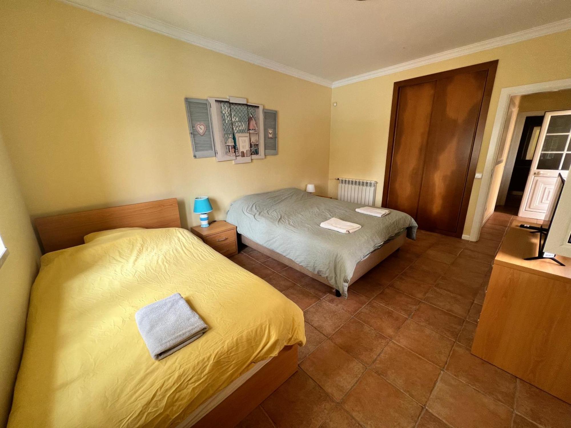 B&B With Heated Pool Сан-Мартинью-ду-Порту Экстерьер фото